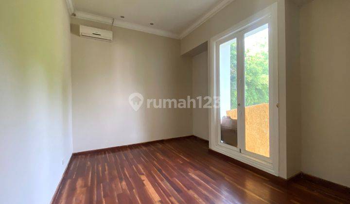 Dijual Rumah Luas di Lebak Bulus
        2