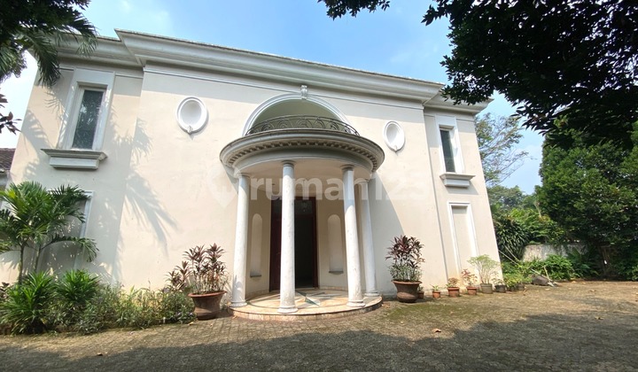 Dijual Rumah di Jalan Adyaksa Strategis.