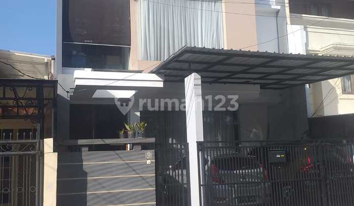 For sale nice minimalist house in Pondok Indah For sale nice minimalist house in Pondok Indah
