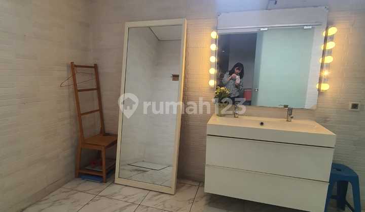 Dijual Rumah Bu Pinggir Jalan di Pondok Indah 2