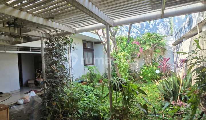 Dijual Rumah Tua Hitung Tanah Jalan Lebar 3 Mobil Di Tebet 2