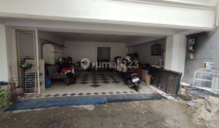 Disewa Rumah Hook Strategis Di Kebayoran Baru 2