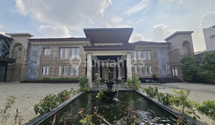 Dijual Rumah Sultan Gaya American Classic Di Ragunan