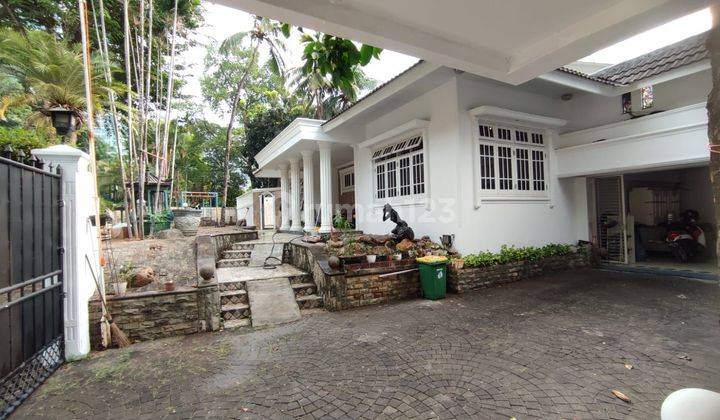 Disewa Rumah Hook Strategis Di Kebayoran Baru 1