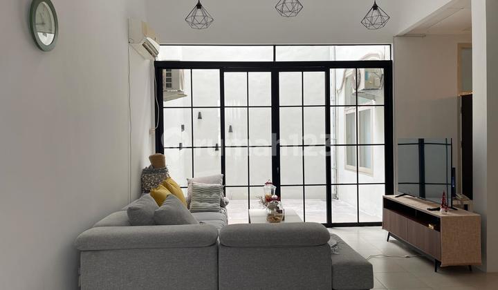 Disewa Rumah Cantik Full Furnished Baru Renov Pondok Indah