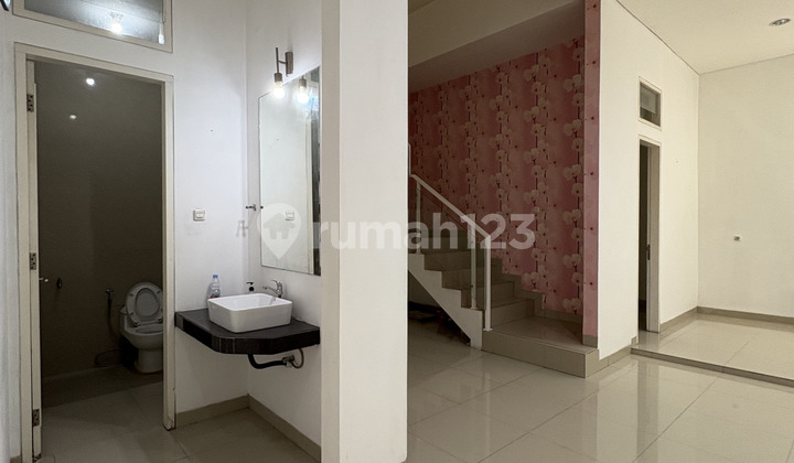 For Quick Sale: Semi-Furnished 120m2 House, Cheapest in Muara Karang 2