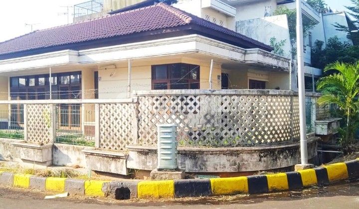Rumah Hoek 1,5Lt 258m2 10x25 3+1KT di Perum Intercon Kebon Jeruk Rumah Hoek 1,5Lt 258m2 10x25 3+1KT di Perum Intercon Kebon Jeruk