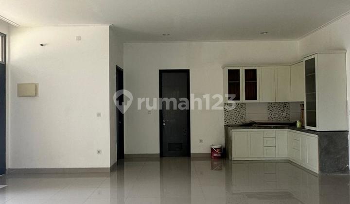 Rumah Hoek Scarlet Pik 2 10X15 Kamar di Lantai 1 Semi Furnished 2