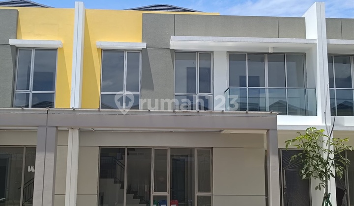 8x10 Corner House in North Magenta Pik 2 3+1Kt Semi Furnished Ready to Occupy