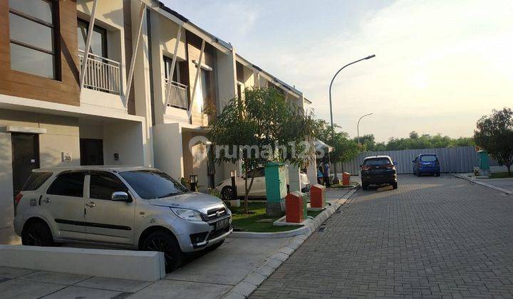 Rumah Jual 2 Lantai Summarecon Karawang  6