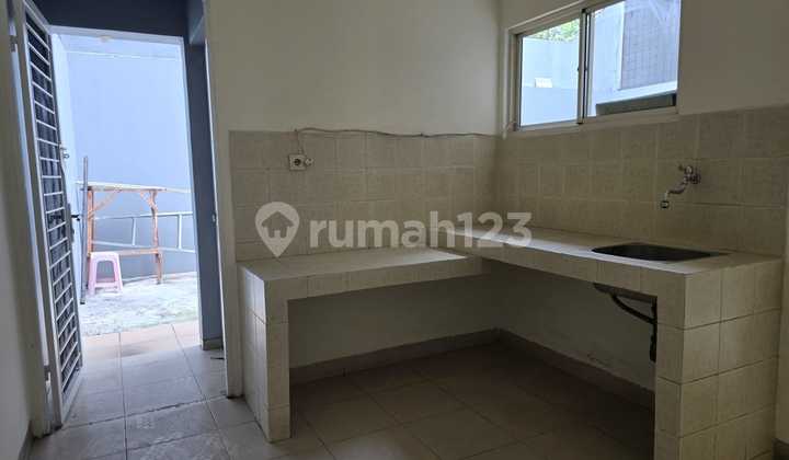 For Rent Fast, Golflake House 10x20, Neat, Ready to Occupy