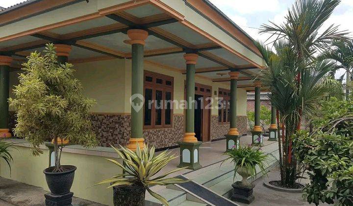 DIJUAL rumah BCL .Siap pakai,lokasi pusat kota Blitar, sangat strategis cocok untuk tinggal dan buka toko. 2