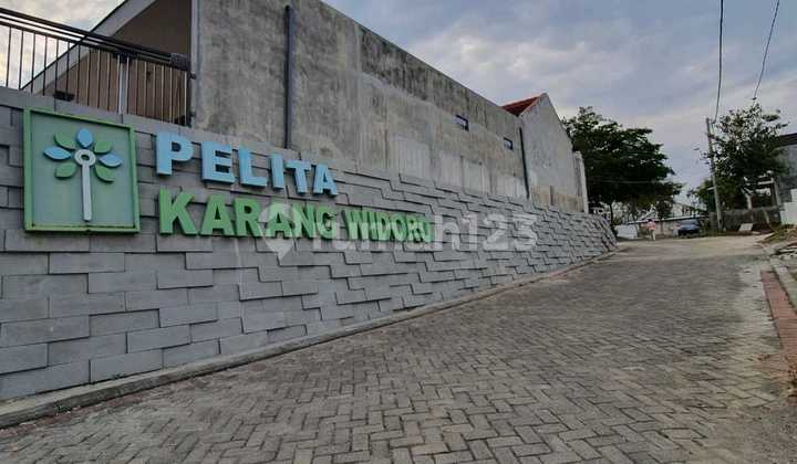 Hunian Modern Di Tidar Atas 1