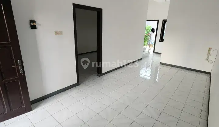 Rumah 2 lantai murah
