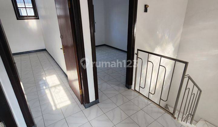 Rumah 2 lantai murah