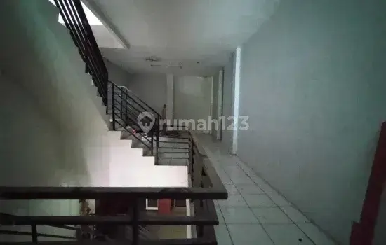 Ruko Gandeng 3 Lokasinya berada di Kebayoran Jakarta Selatan 2