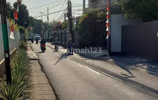 Lahan Tanah Dan Bangunan Semi Permanen Lokasi Strategis di Jalan Utama Kebon Jeruk, Jakarta Barat 1