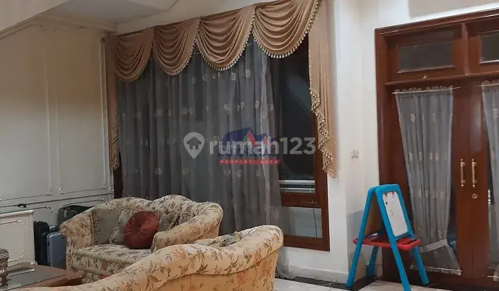 Rumah Pondok Indah Interior Semi Furnished , Jl. Pondok Hijau Jakarta Selatan 1