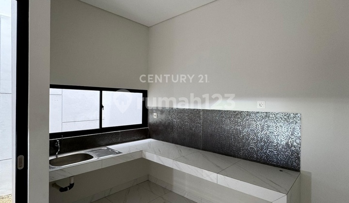 RUMAH 3 LANTAI DI KOTA WISATA CIBUBUR    2