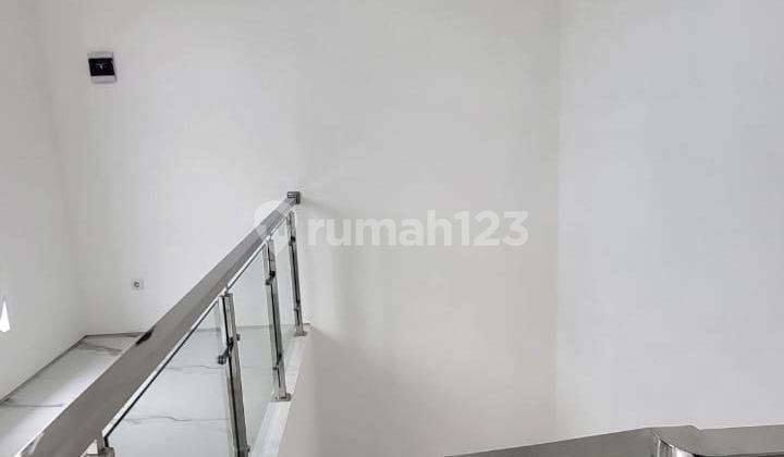 TWO-STORY HOUSE ON LEUWINANGGUNG MAIN ROAD TAPOS DEPOK 2