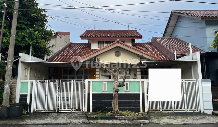 HOUSE FOR SALE IN EAST DEPOK