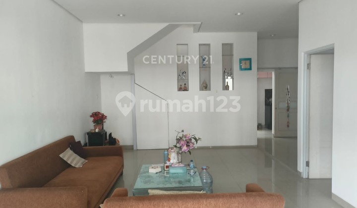 RUMAH 2 LANTAI DI LEGENDA WISATA CIBUBUR 2
