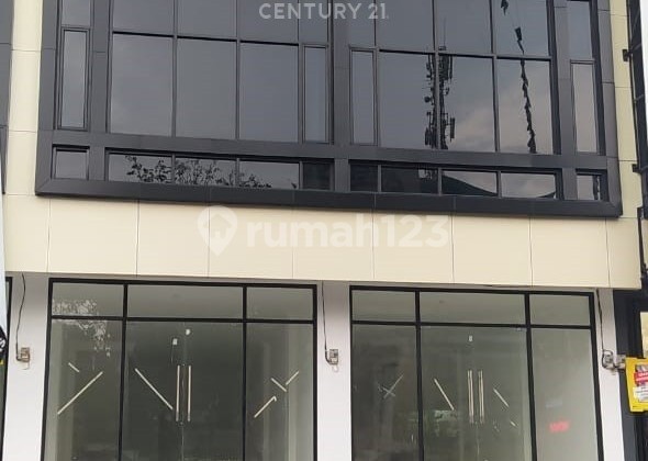 3-STORY SHOPHOUSE ON ALTERNATIVE CIBUBUR ROAD, JATISAMPURNA, BEKASI