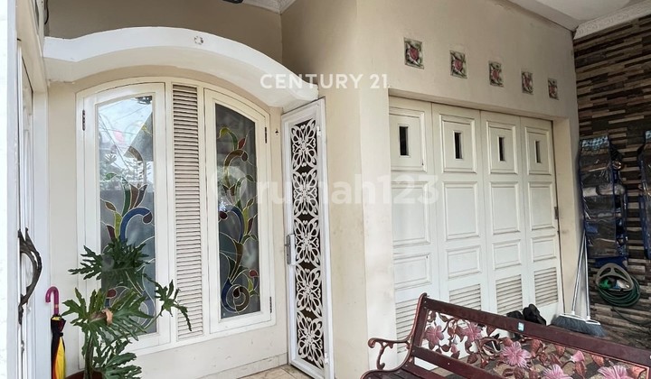 HOUSE IN BUKIT RIVARIA HOUSING ESTATE, SAWANGAN, DEPOK 2