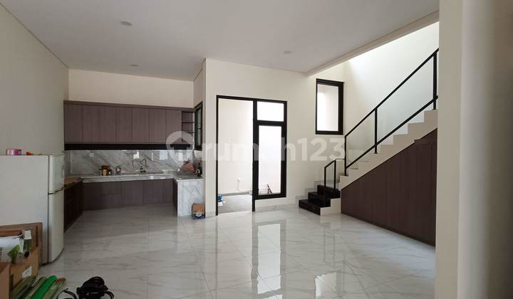 WTL/Disewakan Rumah Akses Mudah Di jalan besar Villa Melati Mas 2