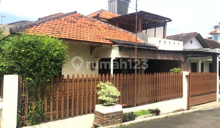 Rumah Hoek Klasik di Jak-Sel, Mampang Prapatan 2