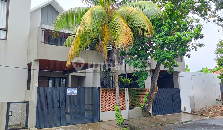 Comfortable Residence For Rent in Front of the Park, at Villa Melati Mas Comfortable Residence For Rent in Front of the Park, at Villa Melati Mas
