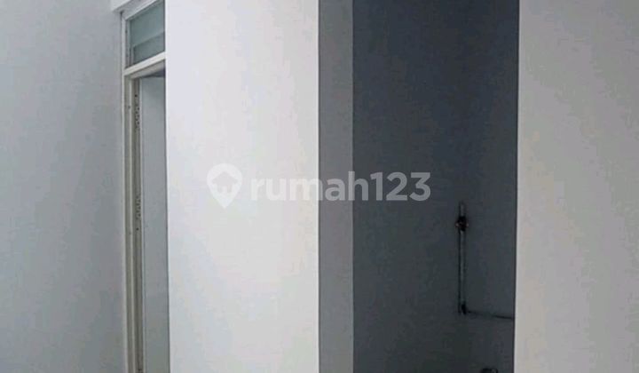 For Sale Hyland Greenwich Park Bsd 2-Story House