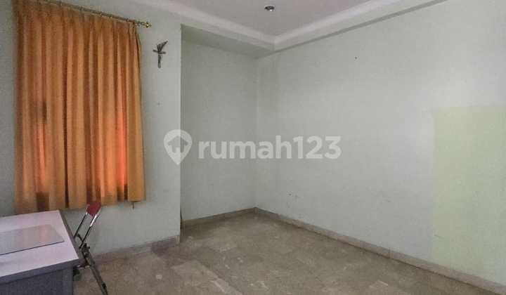 For Sale Good House In Tomang Near Toll Access 2