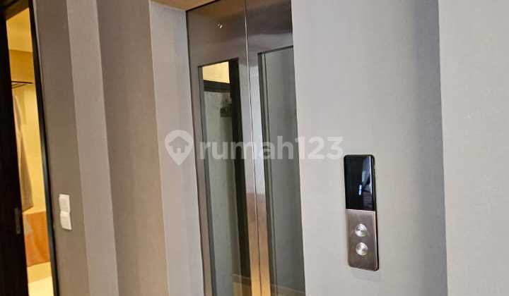 Turun Harga Dijual Rumah Mewah Siap Huni di Nava Park Turun Harga Dijual Rumah Mewah Siap Huni di Nava Park