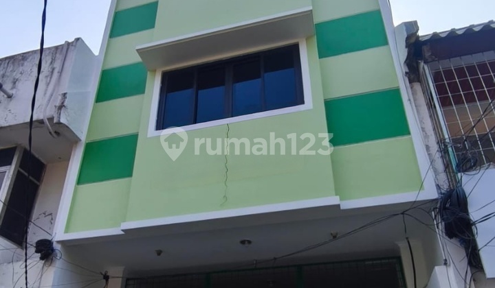 3-Storey Shop House in Duta Mas Jelambar, West Jakarta 1