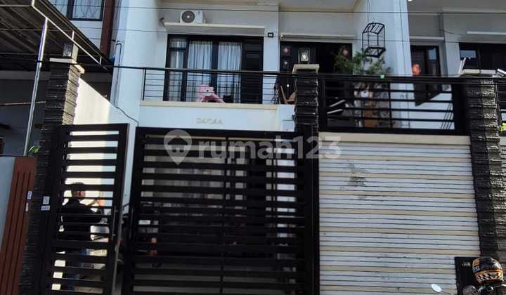 Rumah Taman Ratu 3 Lantai Siap Huni Jakarta Barat