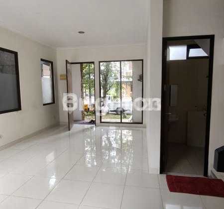 Ready-to-Occupy 2-Story House in The Avani Cluster Ammarila, BSD City, Close to Aeon Mall BSD City. Beautiful House with SHM in Lavanya Ammarila Cluster, The Avani BSD City, Sampora, Cisauk, Tangerang, Banten, Indonesia, 15345, Near BSD The Icon.
