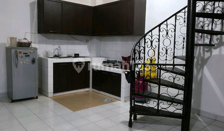 Disewakan Rumah 2 Lantai Di Duri Kepa Dekat Tanjung Duren. Baru Renovasi,Bisa Untuk Usaha Dan Tempat Tinggal..Nego sampai deal 2