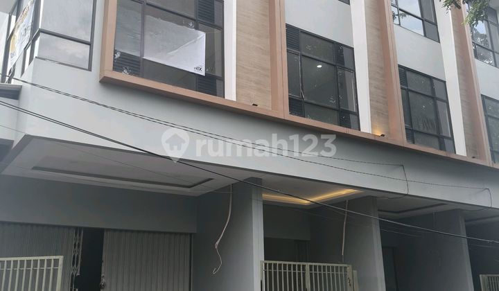 Ruko Baru 3 Lantai, Murah , Cocok untuk Usaha, Toko, Kantor