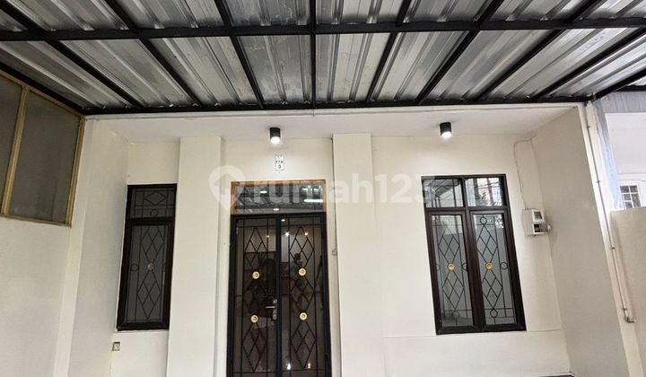 Rumah 2,5 Lantai di Taman Palem Lestari Bagus , Terawat Siap Huni 1