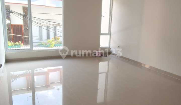 Rumah Baru 3 Lantai Di Duri Kepa Dekat Central Park Jakarta Barat Rumah Bagus di Jl. Mangga XXV No. 25 / 2, Duri Kepa, Kebon Jeruk, Kota Jakarta Barat, DKI Jakarta, Indonesia, 11510, Duri Kepa