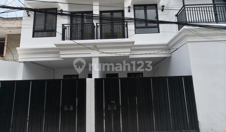 Modern Minimalist 3-Story House - in Duri Kepa near Tanjung Duren, Luxurious Facade, Move-In Ready, Strategic Location! Modern Minimalist 3-Story House - in Duri Kepa near Tanjung Duren, Luxurious Facade, Move-In Ready, Strategic Location!
