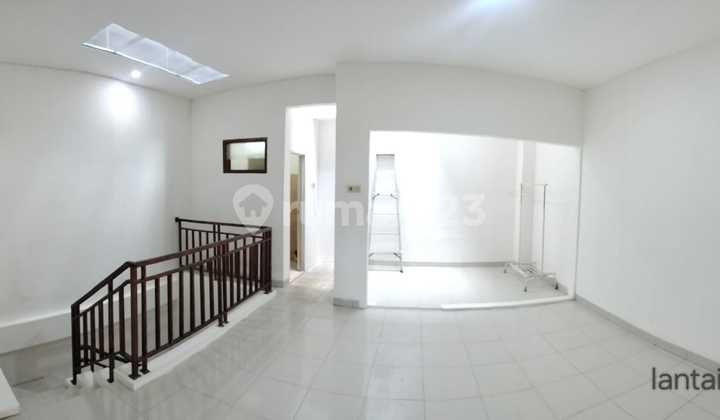 Rumah 2 Lantai Duri Kepa Dekat Tanjung Duren Jakarta Barat. Siap Huni - Bebas Banjir Rumah 2 Lantai Duri Kepa Dekat Tanjung Duren Jakarta Barat. Siap Huni - Bebas Banjir