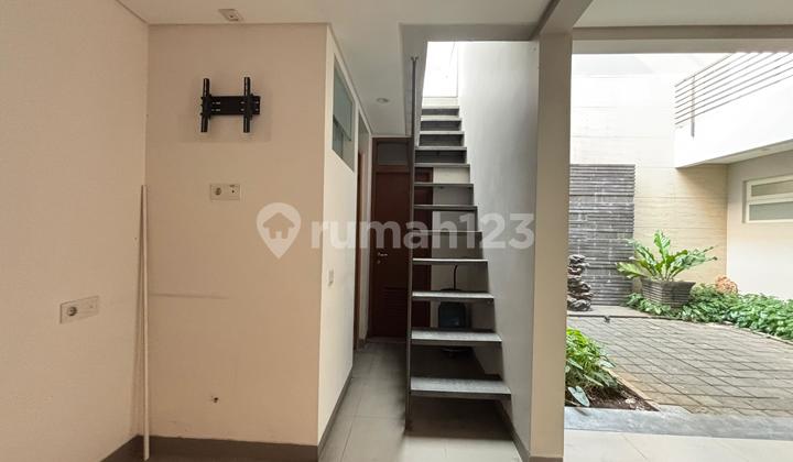 For sale 4-bedroom house in Mega Kuningan For sale 4-bedroom house in Mega Kuningan