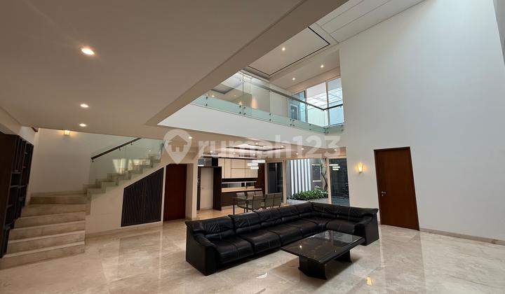 For sale 4-bedroom house in Mega Kuningan For sale 4-bedroom house in Mega Kuningan