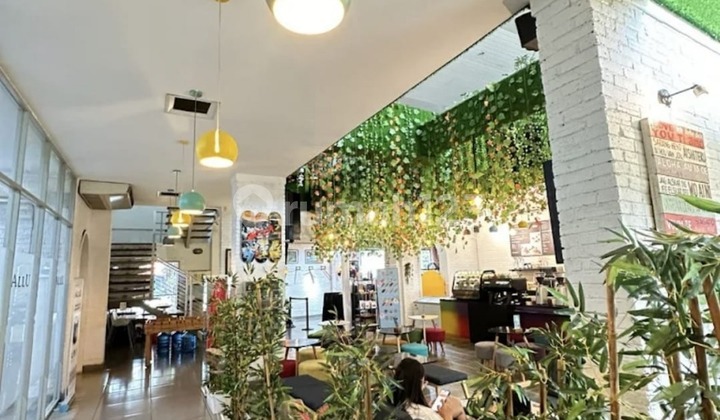 For Sale, House in Strategic Location on Hang Tuah Street.