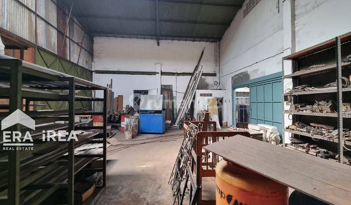 Disewakan Murah Gudang Ruko 2 Lantai SHM di Surakarta, Jebres 5
