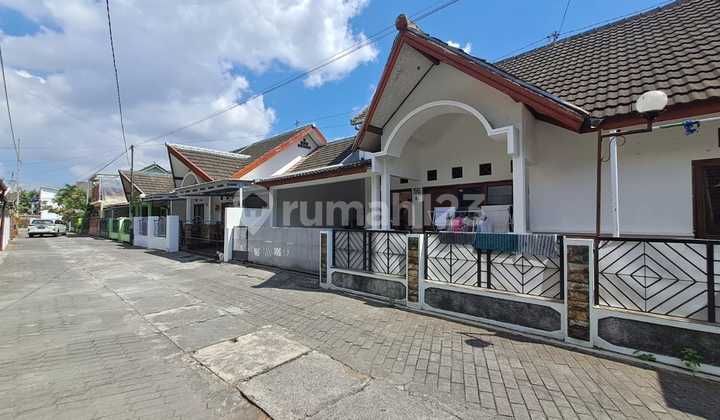 Minimalist House in Ngaglik Sleman Area, Condongcatur, Depok, Sleman 2