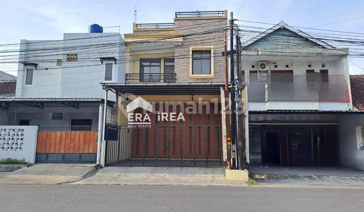 For Rent: Jogja Shop House Near Maguwoharjo Stadium