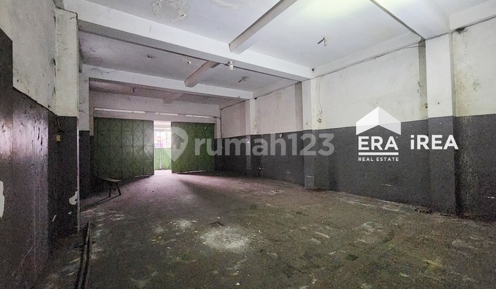 For Rent: Shop House Can Be Used as Warehouse in Solo Near Kartasura Toll Exit